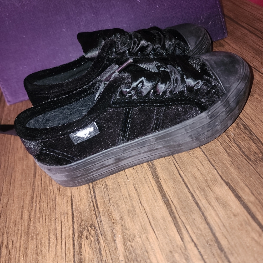 Rocket Dog Black Sneakers Athletic Design size 11 Little‎ Girls